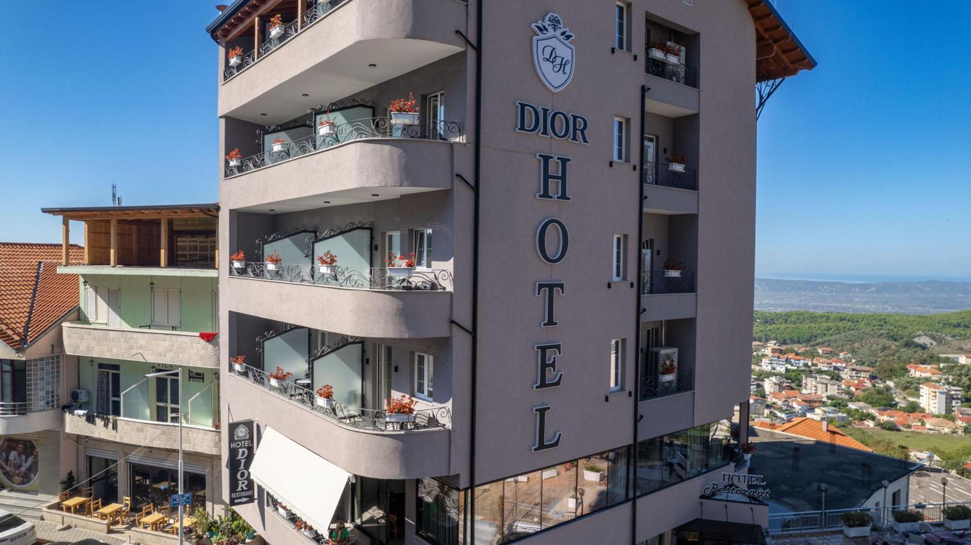 Dior 4*